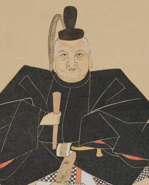 黒い着物すがたで冠をかぶり、笏を持って正面を向く男性の絵